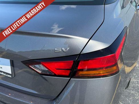 Used 2024 Nissan Altima 2.5 SV FWD image 14