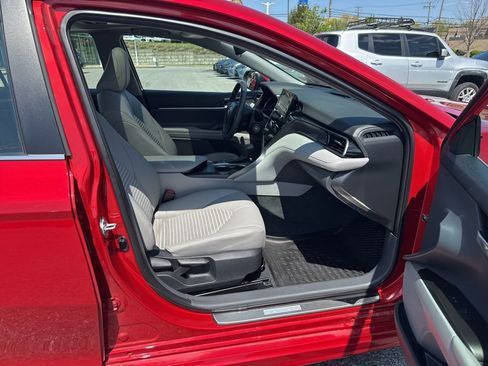 Certified 2023 Toyota Camry SE w/ Cold Weather Package AWD/4WD image 7