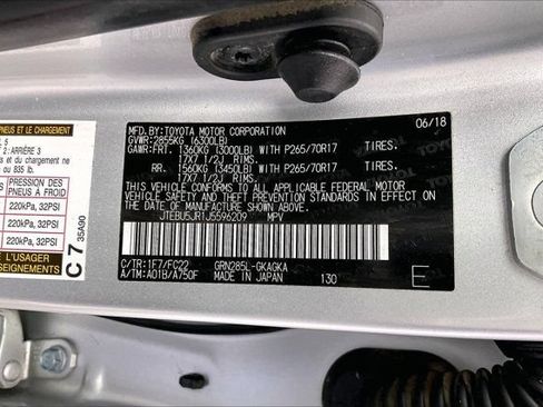 Used 2018 Toyota 4Runner TRD Off-Road w/ Convenience Package AWD/4WD image 35