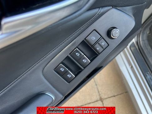 Used 2019 Toyota Avalon XLE w/ Moonroof Package image 12