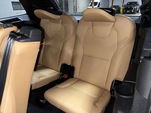 Used 2019 Volvo XC90 T6 Momentum image 18