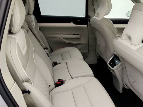 Used 2025 Volvo EX90 Ultra AWD/4WD image 23
