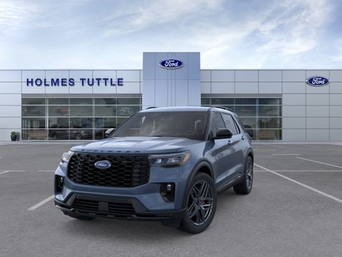 New 2026 Ford Explorer ST-Line w/ ST-Line Street Pack AWD/4WD image 2