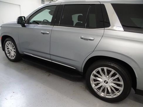 Certified 2024 Cadillac Escalade Premium Luxury w/ Performance Package AWD/4WD image 20