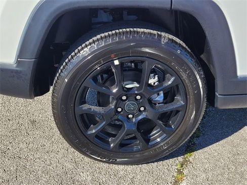 New 2025 Jeep Compass Latitude w/ Altitude Special Edition image 10