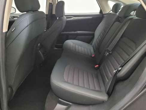 Used 2020 Ford Fusion SE image 18