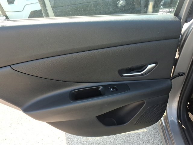 Used 2024 Hyundai Elantra SEL w/ Convenience Package FWD image 14
