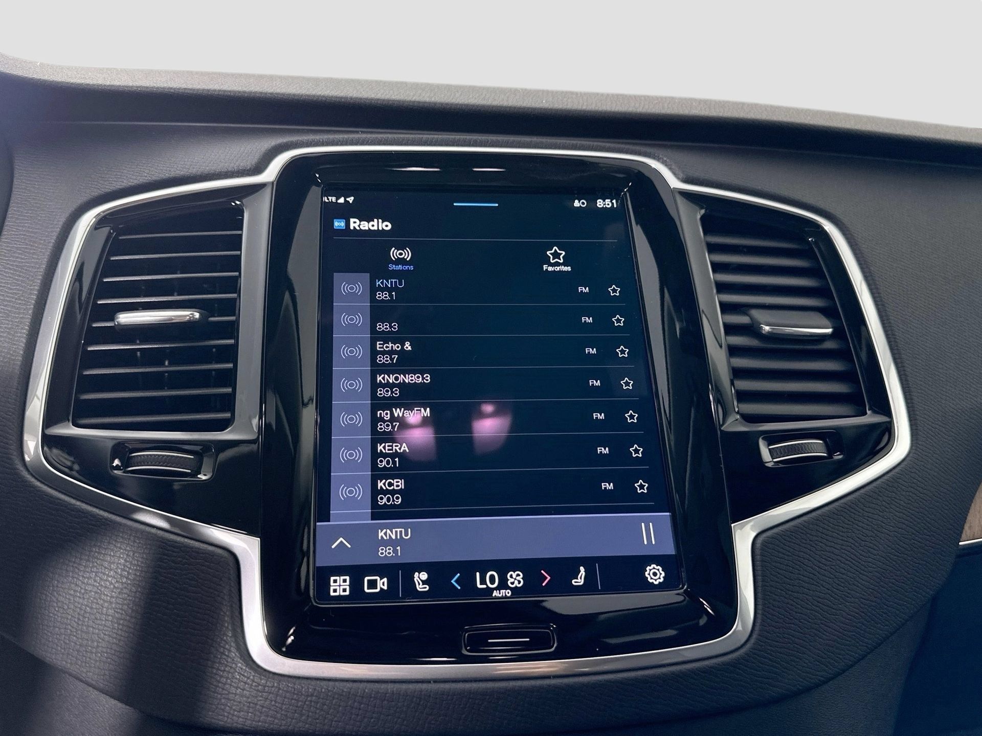 Certified 2025 Volvo XC90 T8 Plus w/ Protection Package Premier AWD/4WD image 10