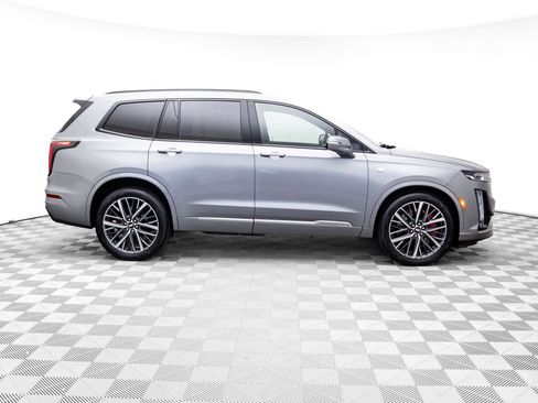 Used 2024 Cadillac XT6 Sport w/ Technology Package AWD/4WD image 6