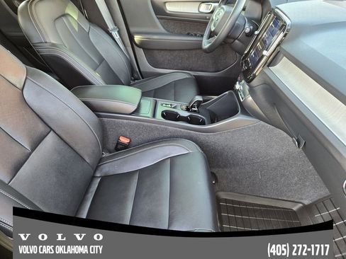 Certified 2024 Volvo XC40 B5 Core w/ Protection Package Premier image 13