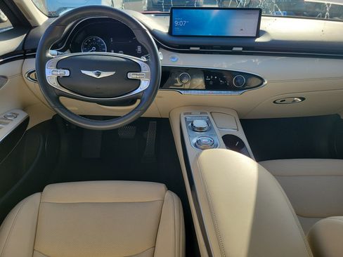 Certified 2023 Genesis GV70 2.5T image 4