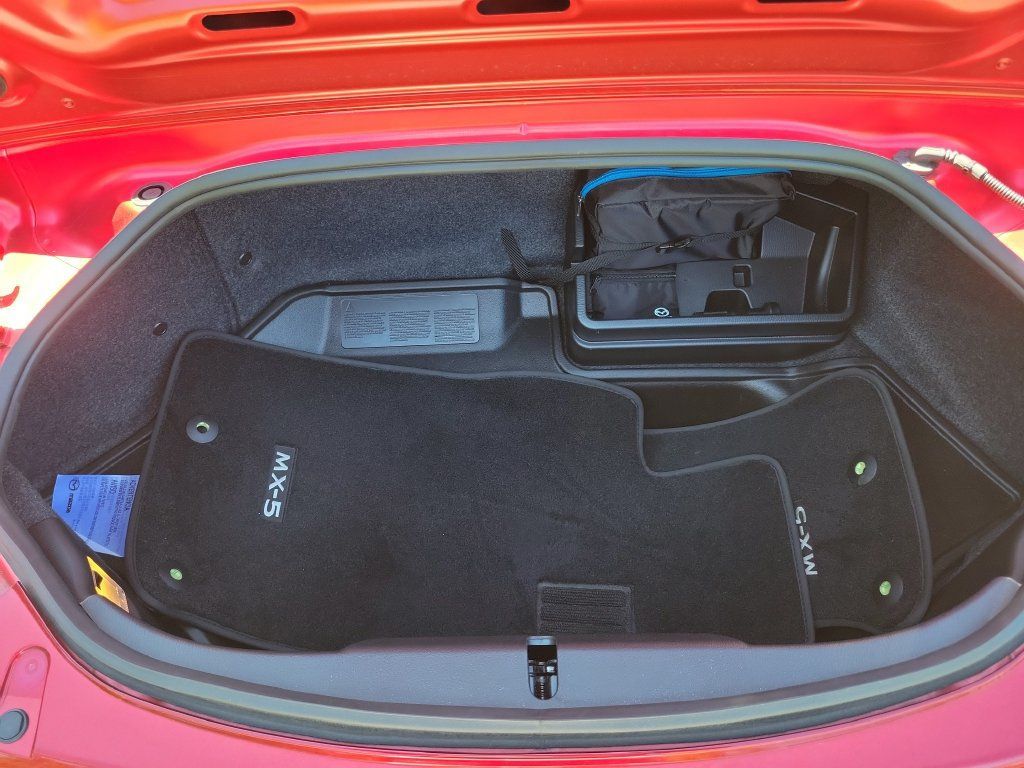Used 2025 MAZDA MX-5 Miata RF Club RWD image 8