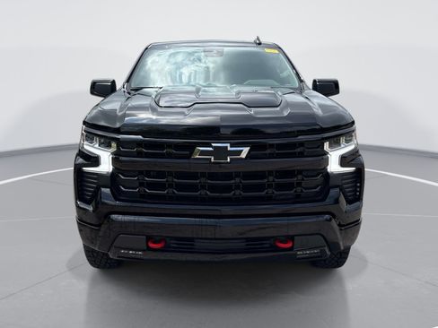 Used 2024 Chevrolet Silverado 1500 LT Trail Boss w/ Convenience Package II AWD/4WD image 2