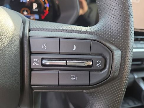 Used 2025 Chevrolet Colorado W/T w/ WT Custom Package image 26