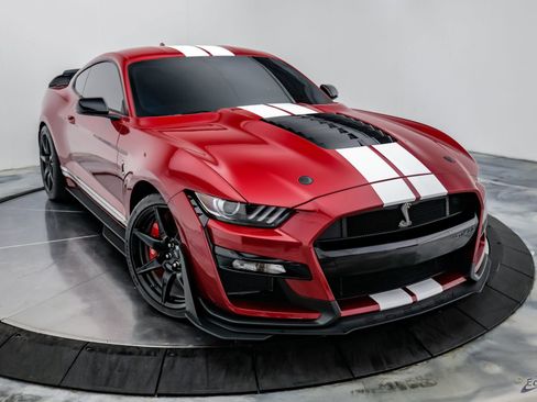 Used 2021 Ford Mustang Shelby GT500 w/ Carbon Fiber Handling Package RWD image 29
