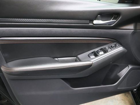 Used 2021 Nissan Altima 2.5 SR w/ SR Premium Package image 5