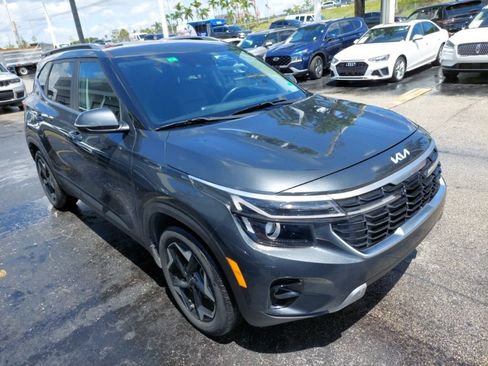 Used 2024 Kia Seltos EX FWD image 6