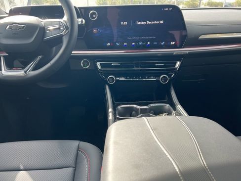 Used 2026 Chevrolet Traverse Z71 image 13