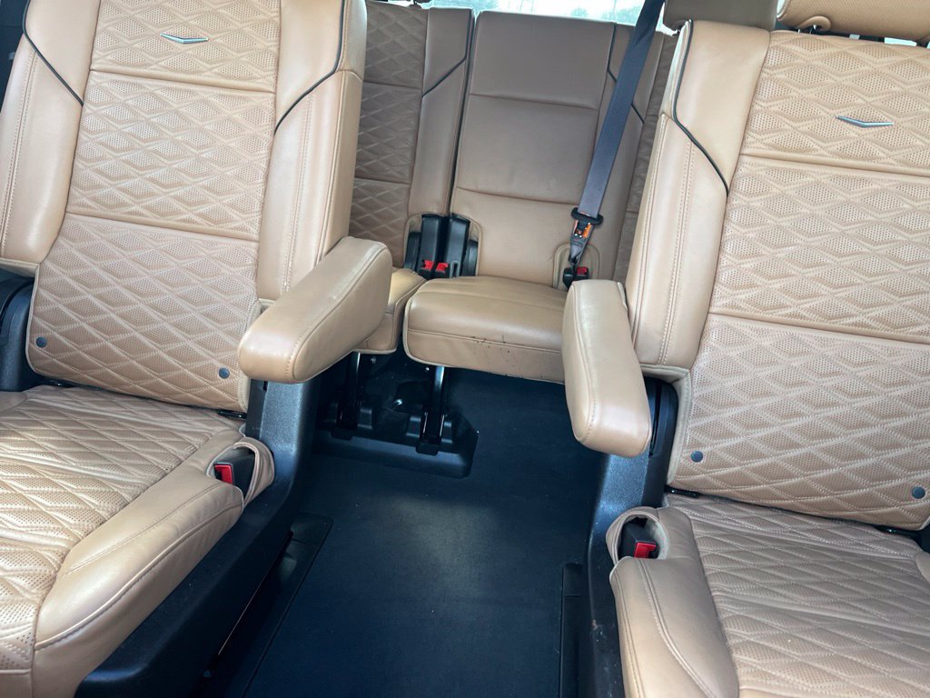 Used 2022 Cadillac Escalade Premium Luxury RWD image 14