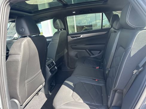 New 2026 Volkswagen Atlas Cross Sport SE image 21