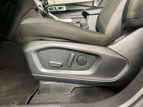 Used 2022 Ford Explorer XLT w/ Class IV Trailer Tow Package image 17