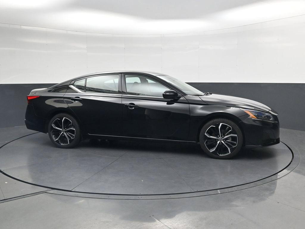 Certified 2025 Nissan Altima 2.5 SR FWD image 4