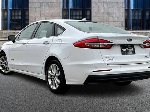Certified 2019 Ford Fusion SE image 10