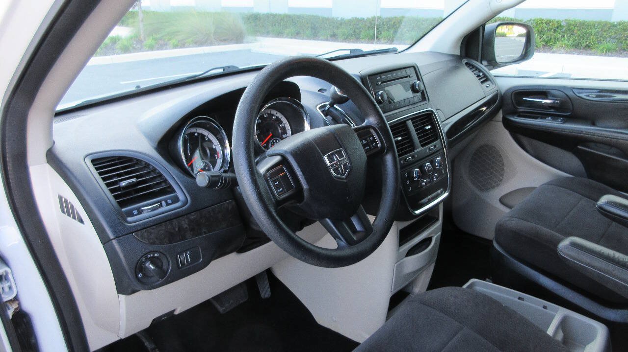 Used 2012 Dodge Grand Caravan SE FWD image 11