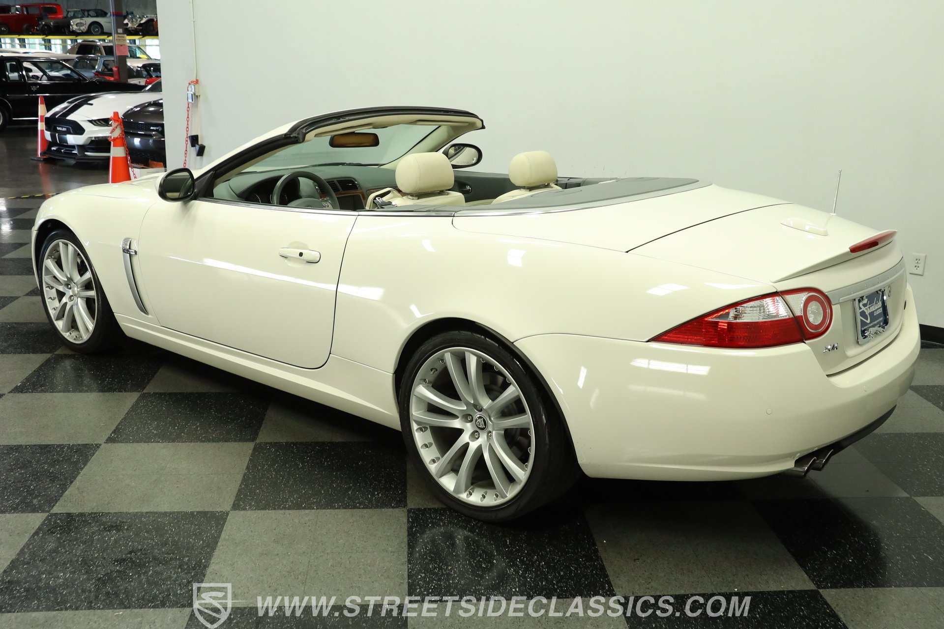 Used 2007 Jaguar XKR R RWD image 7
