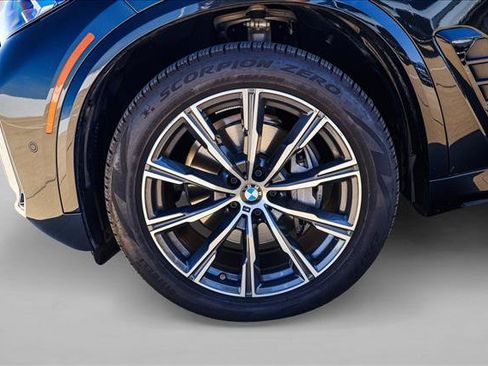 Used 2026 BMW X5 xDrive40i w/ M Sport Package AWD/4WD image 9
