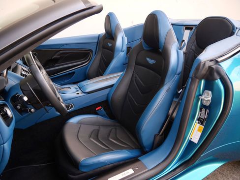 Used 2020 Aston Martin DBS Superleggera Volante RWD image 27