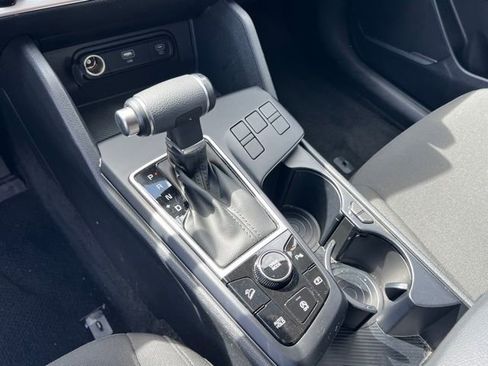 Certified 2025 Kia Sportage LX image 17