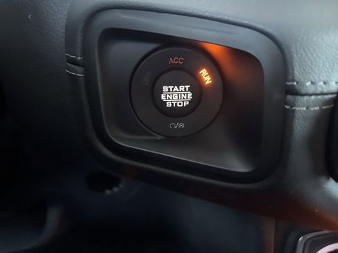 Used 2025 Jeep Gladiator Rubicon w/ Convenience Group image 47