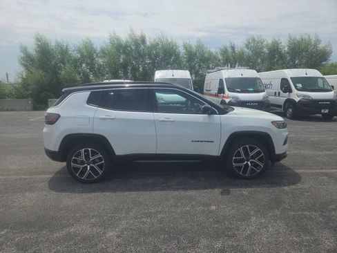 Used 2025 Jeep Compass Limited w/ Elite Group AWD/4WD image 7