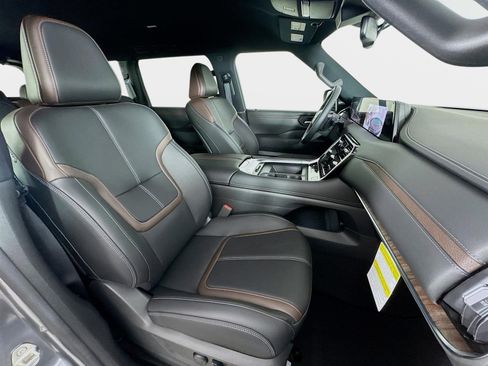 New 2026 Nissan Armada SL image 28