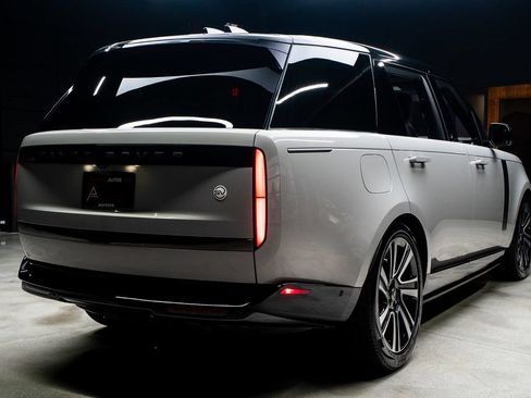 Used 2023 Land Rover Range Rover SV AWD/4WD image 19