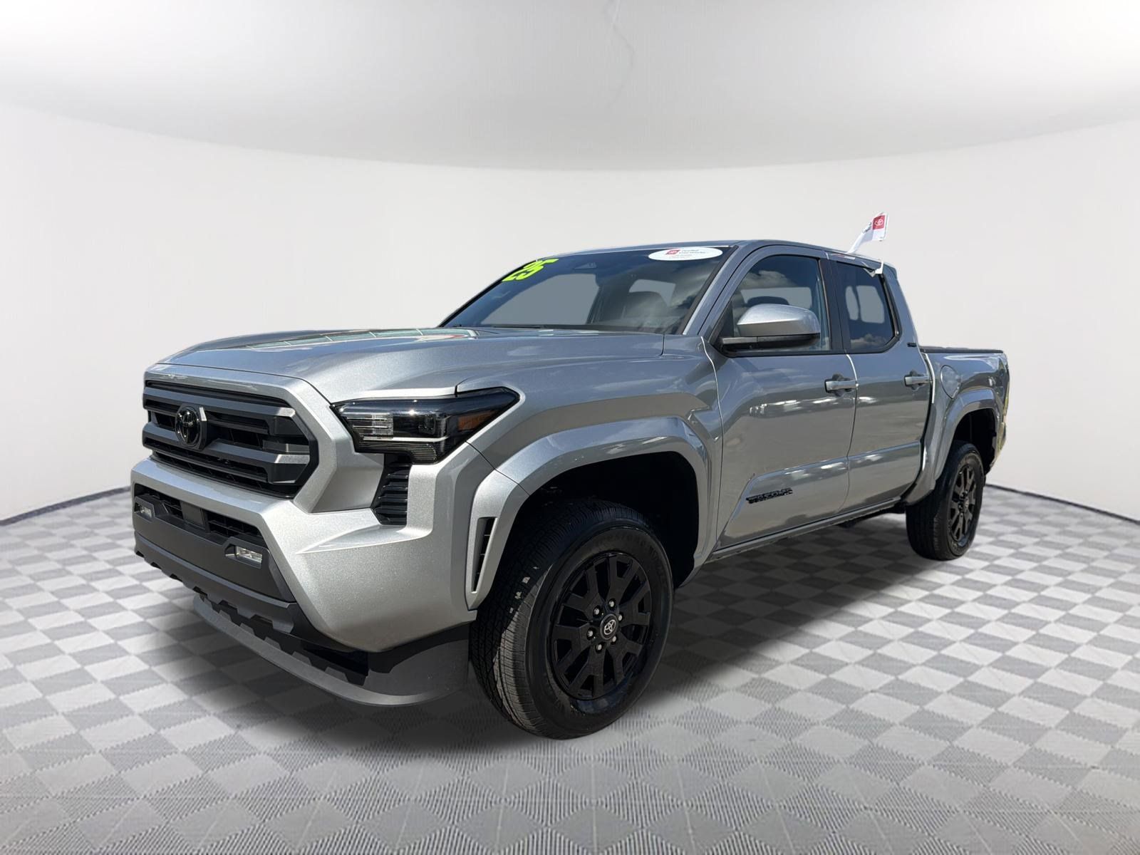 Certified 2025 Toyota Tacoma SR5 AWD/4WD image 3