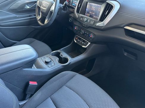 Used 2023 GMC Terrain SLE w/ Driver Convenience Package image 23