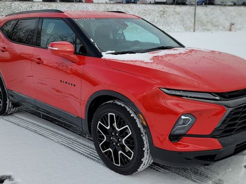 Used 2023 Chevrolet Blazer RS w/ Enhanced Convenience Package image 2