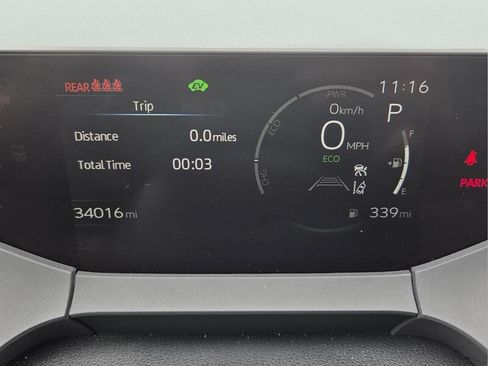 Used 2024 Toyota Prius LE FWD image 32