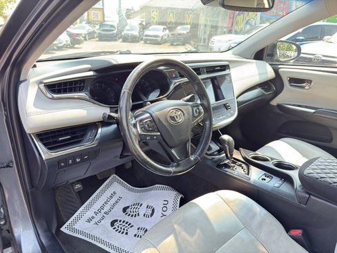 Used 2018 Toyota Avalon Touring FWD image 12