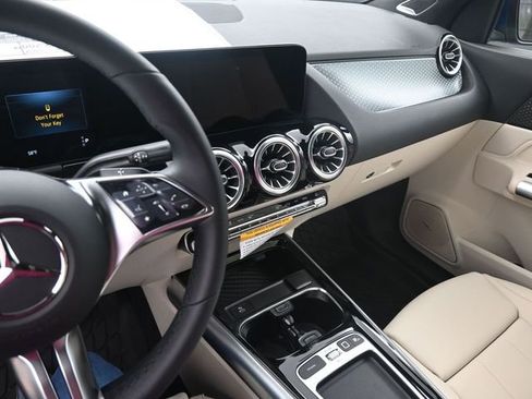 New 2025 Mercedes-Benz GLA 250 image 31