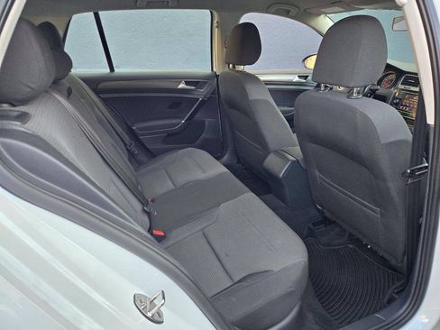 Used 2018 Volkswagen Golf S FWD image 10