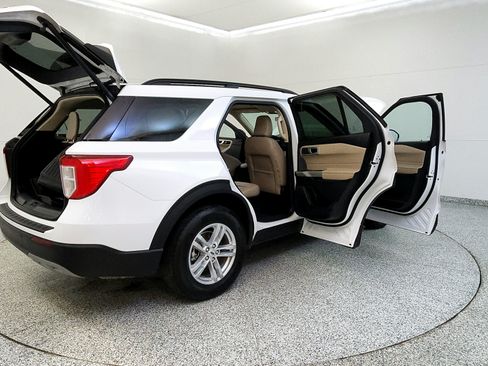 Used 2023 Ford Explorer XLT w/ Equipment Group 202A AWD/4WD image 12
