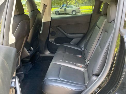 Used 2022 Tesla Model Y Performance image 34