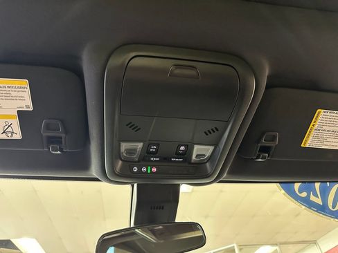 Used 2023 Chevrolet Equinox RS w/ RS Leather Package AWD/4WD image 34