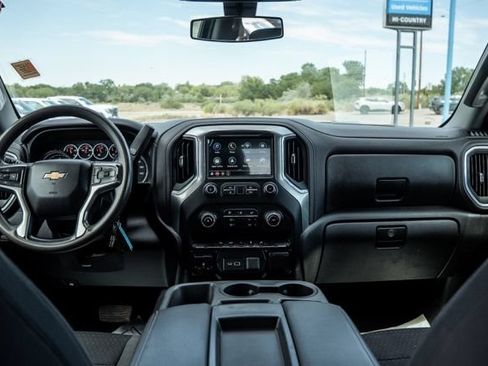 Used 2022 Chevrolet Silverado 2500 LT AWD/4WD image 15