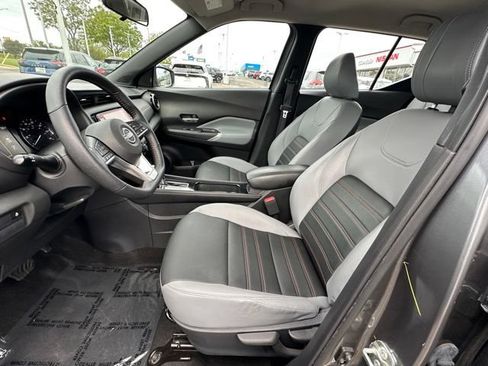 Used 2023 Nissan Kicks SR w/ SR Premium Package FWD image 23