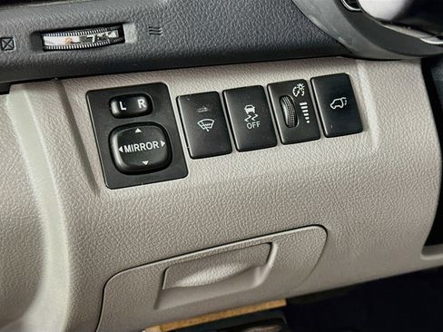 Used 2013 Toyota Highlander Limited AWD/4WD image 10