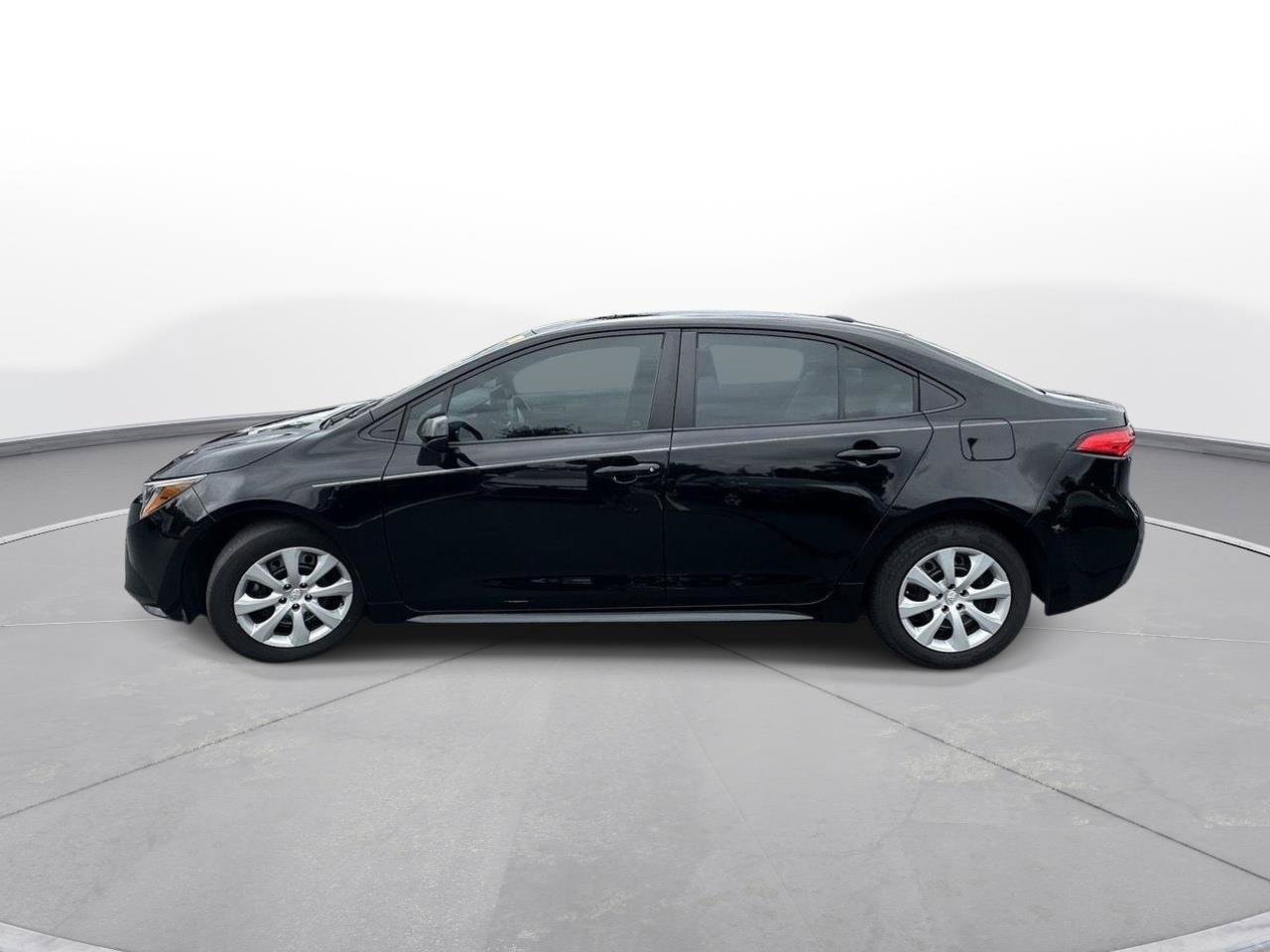 Certified 2024 Toyota Corolla LE FWD image 9